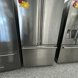 VIKING FRENCH DOOR REFRIGERATOR STAINLESS STEEL BRAND NEW OPEN BOX!!!!