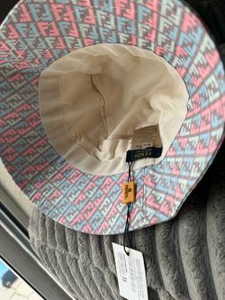 Bucket hat