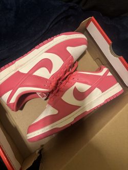 Pink low dunks