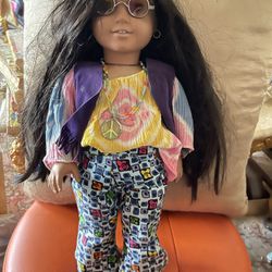 AMERICAN GIRL DOLL KAYLA WHO IS RETIRED  WEARING  AUTHENTIC AMERICAN GIRL 60's HIPPIE COSTUME  