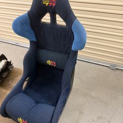 Bucket seat