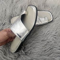 DKNY Sandals Size 6/7 Pick Up Only 7 Ave And Basekine 