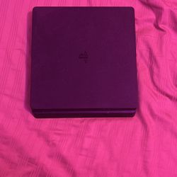 PS4 Slim 