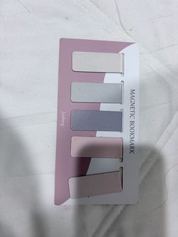 Magnet bookmarks