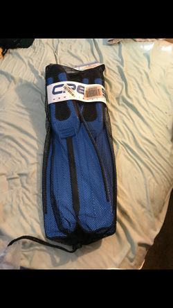 8.5-9.5 fins. Brand new