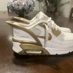 Air Max 90s FlyEase GS Metallic Gold Size 8M120