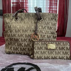 Michael Kors Purse And Wallet