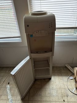 Water Dispenser/Mini Fridge Combo