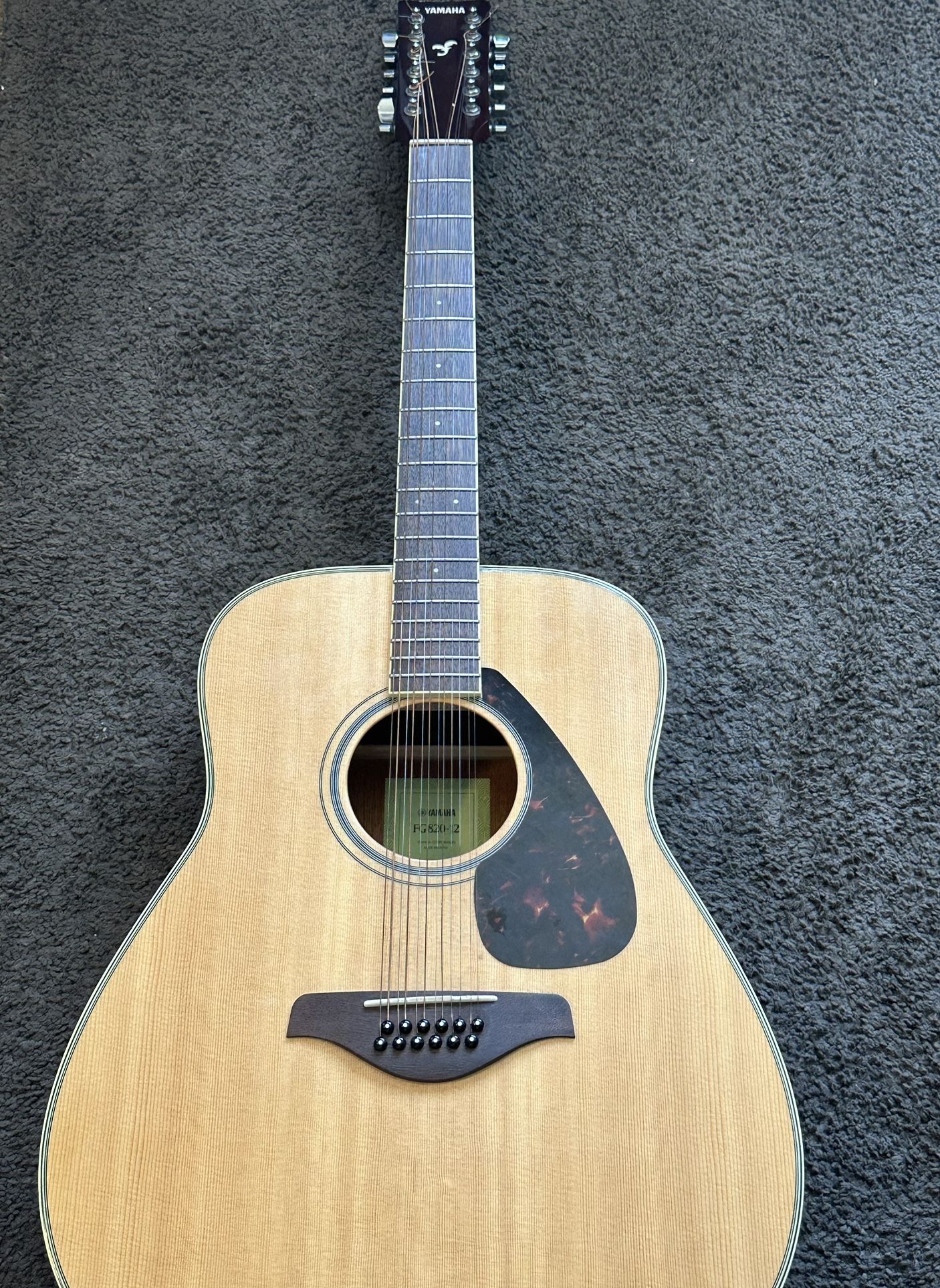 Yamaha Full 12 String Acoustic Guitar