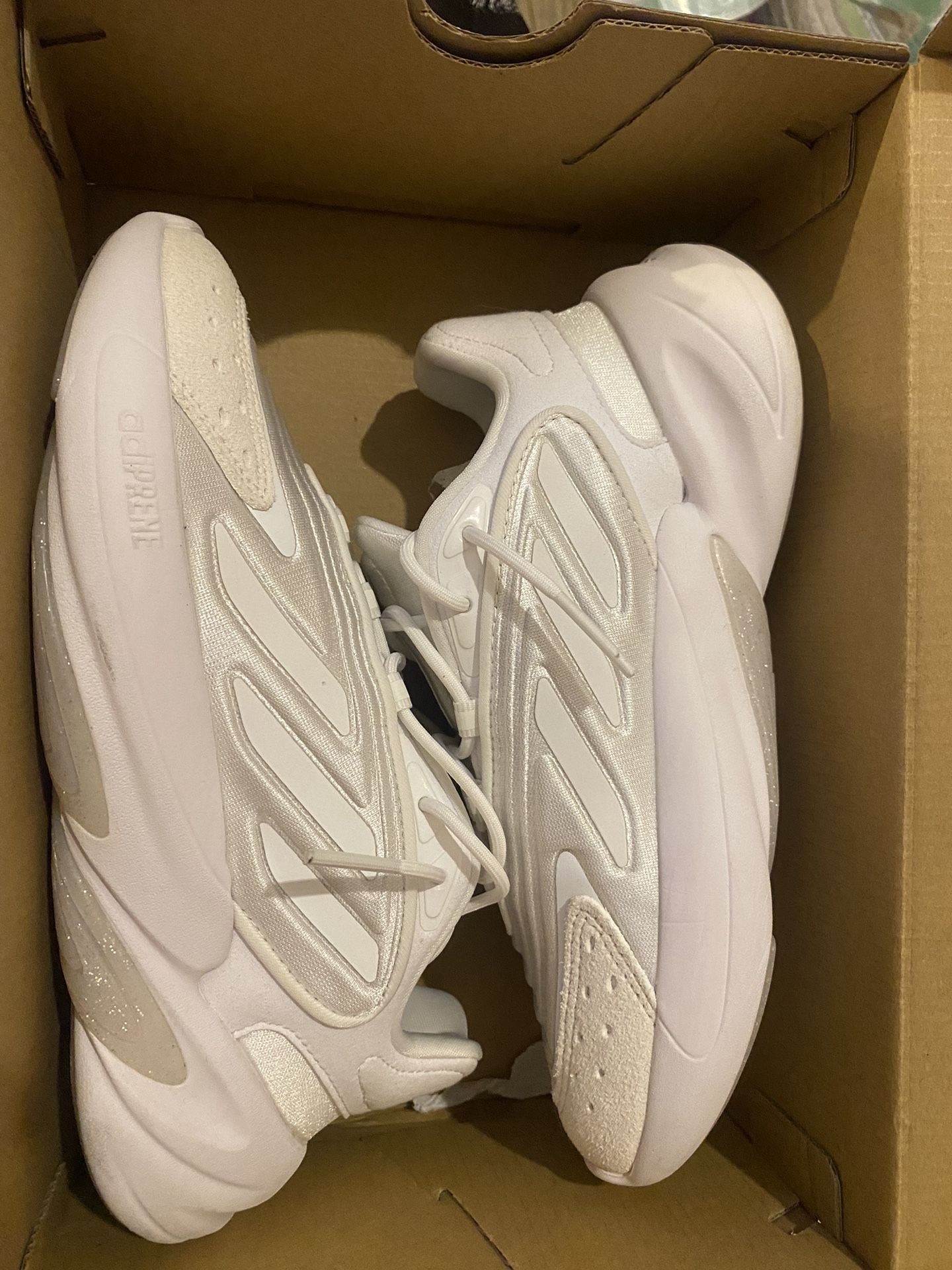 Ozelia Whites Adidas