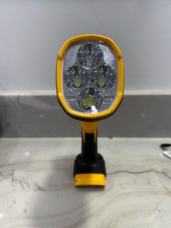 New DeWalt DCLO43 20V MAX Jobsite LED Spotlight