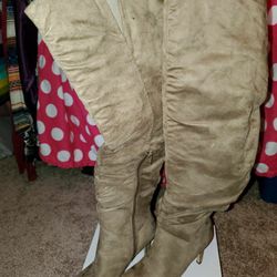 Woman size 8 boots * Over The Knee NEW