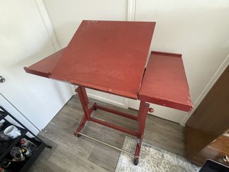 Mechanical Standing Desk — Adjustable Height