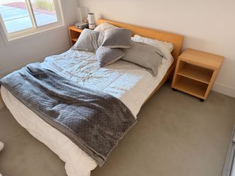 Queen bed and nightstands