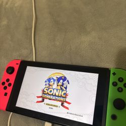 Nintendo Switch With Micro Usb 128gb  (has Only One Joycon With It)