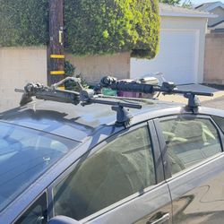 Yakima Roof Rack System w/ Inno Board Locker