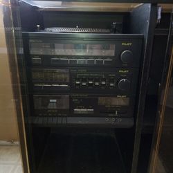 VINTAGE PILOT STEREO SYSTEM WITH CABINET