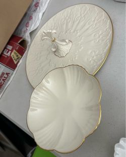 Lenox Chateau Collection Vintage Pedestal Fluted Compote Candy Dish and Serving Tray, White With Gold Trim