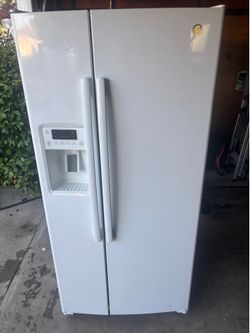 33 inch wide side-by-side refrigerator will deliver and install