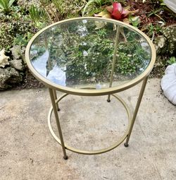 VASAGLE Round Side Table:19.7”W X 21.6”H