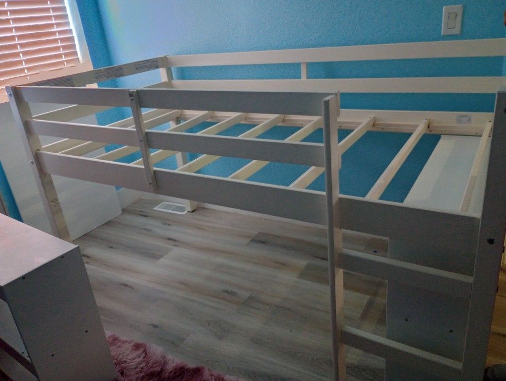 Kids Twin Loft Bed