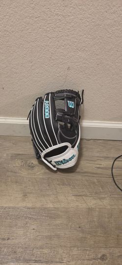 2024 A2000 softball glove white/teal 12 in