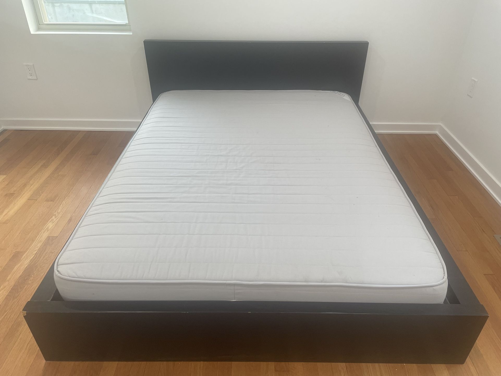 Queen IKEA MALM bed & Sultan Hedfors mattress