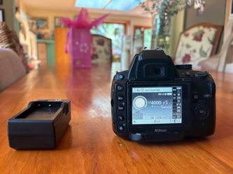 Nikon 5000 DSLR Camera Body with Battery Charger