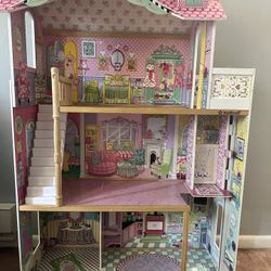 Doll/Barbie House