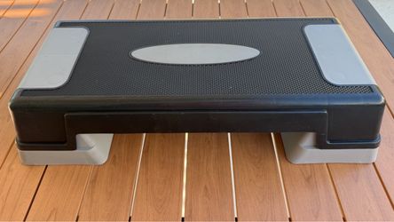 Like-New Adjustable Aerobic Step Platform 25”W*10”D*5”H or 7”H