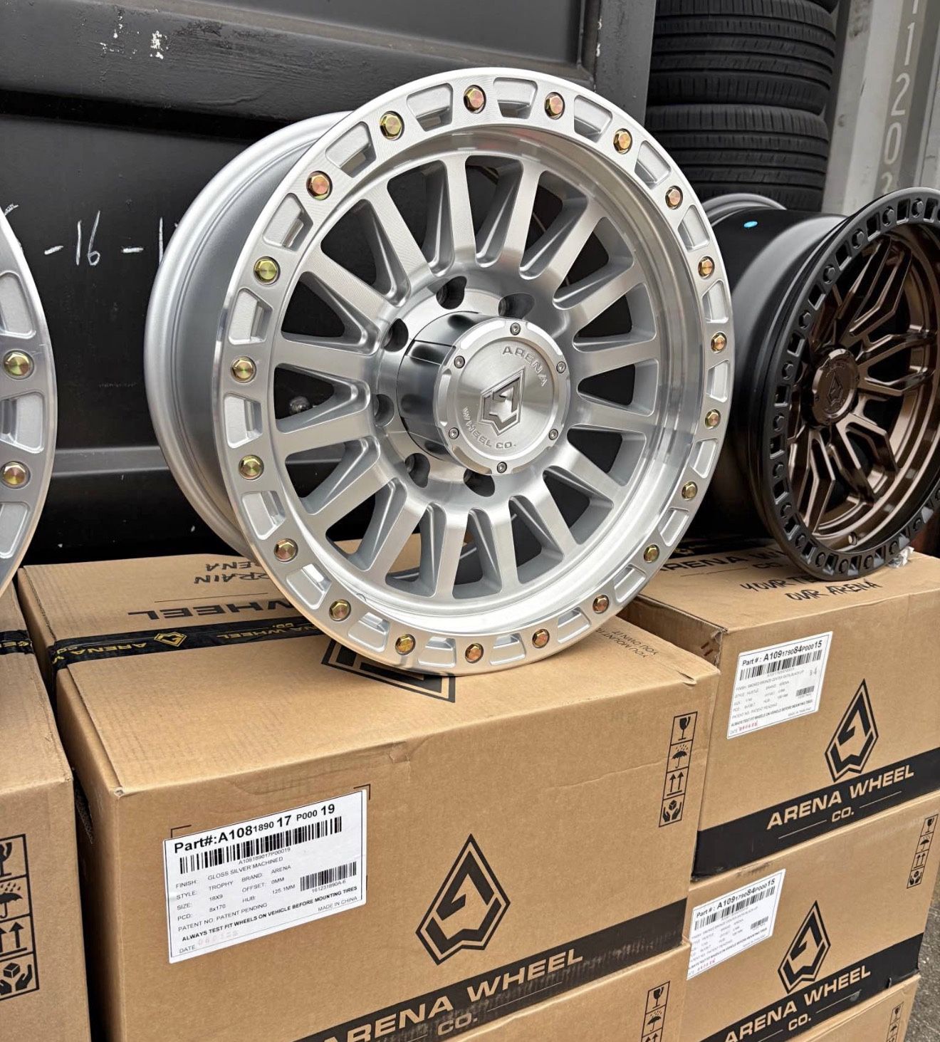 18x9 arena trophy silver machine 0mm 8x170 new! We finance! Financiamos!