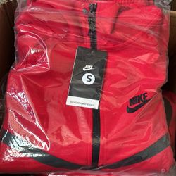 NIKE SETS ALL SIZES FULL TOP AND BOTTOM 