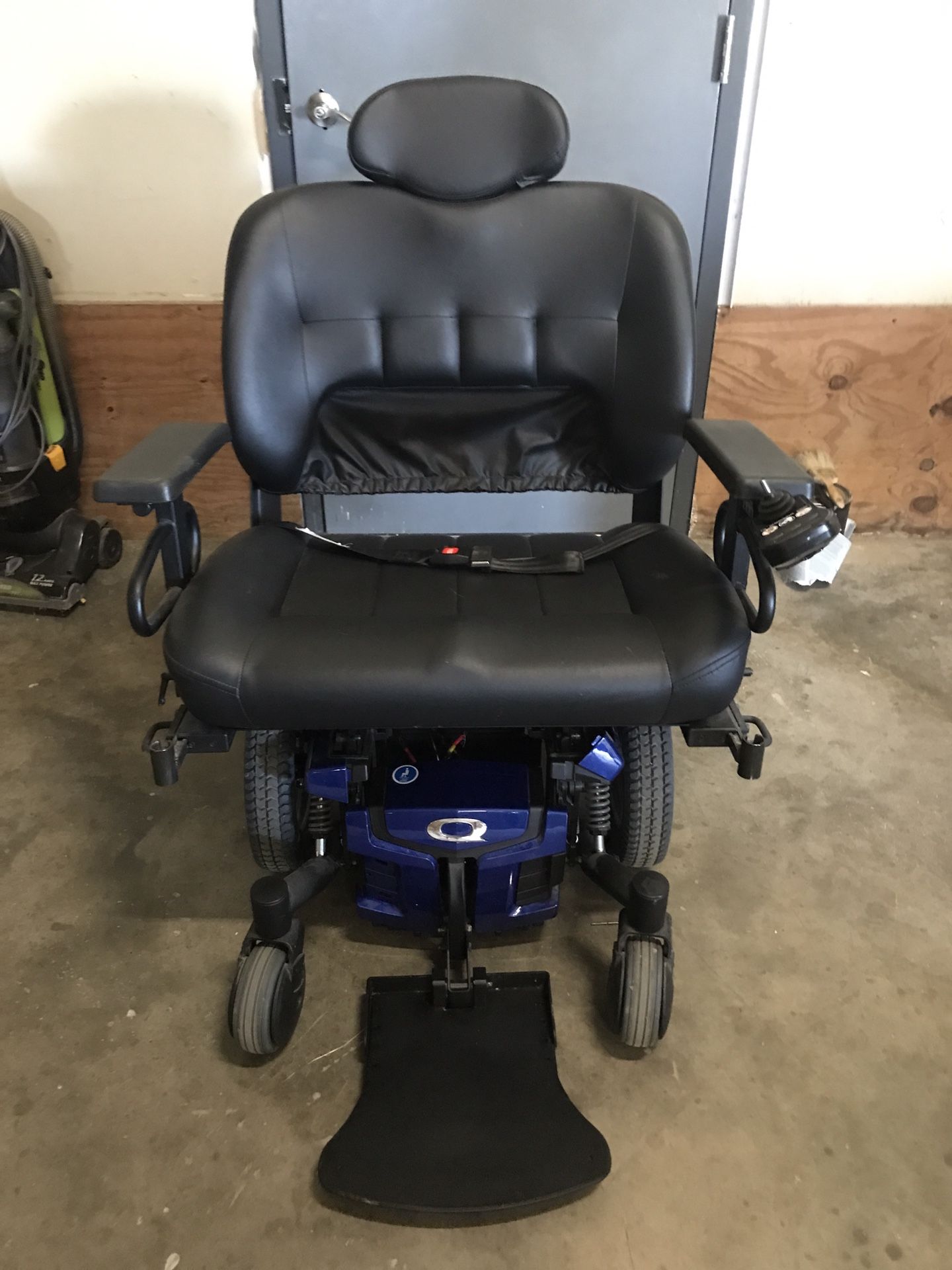Blue Quantum Electric Wheelchair