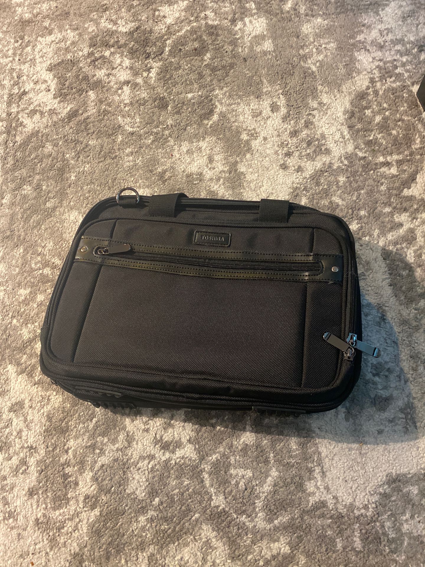 Brand new Toshiba laptop bag
