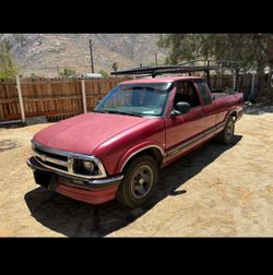 1997 Chevrolet S-10 LS Extended cab pickup truck