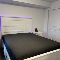 White Modern Queen Bed Frame w/ Storage & Matching Nightstand