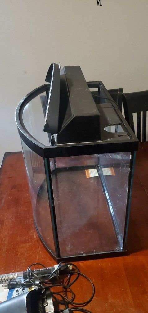 16 Gallon Bow Front Aquarium With Lid Light Heater And Filter Pet carriers Houses