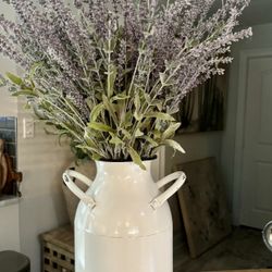 White Metal Farmhouse Vase 