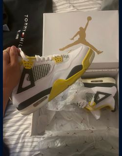 Jordan 4s