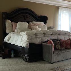 Kingsize Headboard N Mattress 💜