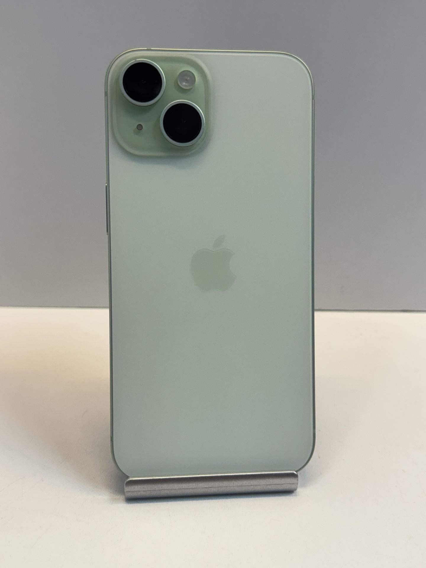 Apple iPhone 15 128gb. ( Unlocked Cellphone )
