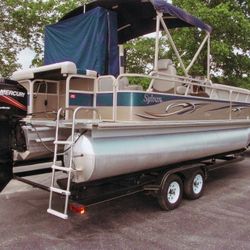 2005 Sylvan Mirage Pontoon with Trailer It is running great