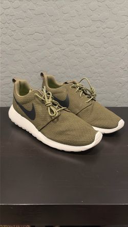 Men’s Nike Roshe One size 8.5