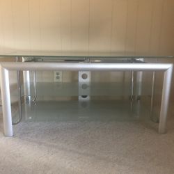 TV stand/Entertainment center