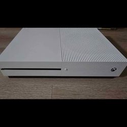 Xbox One S 1TB Console Bundle + Like-New Controller & COD Modern Warfare