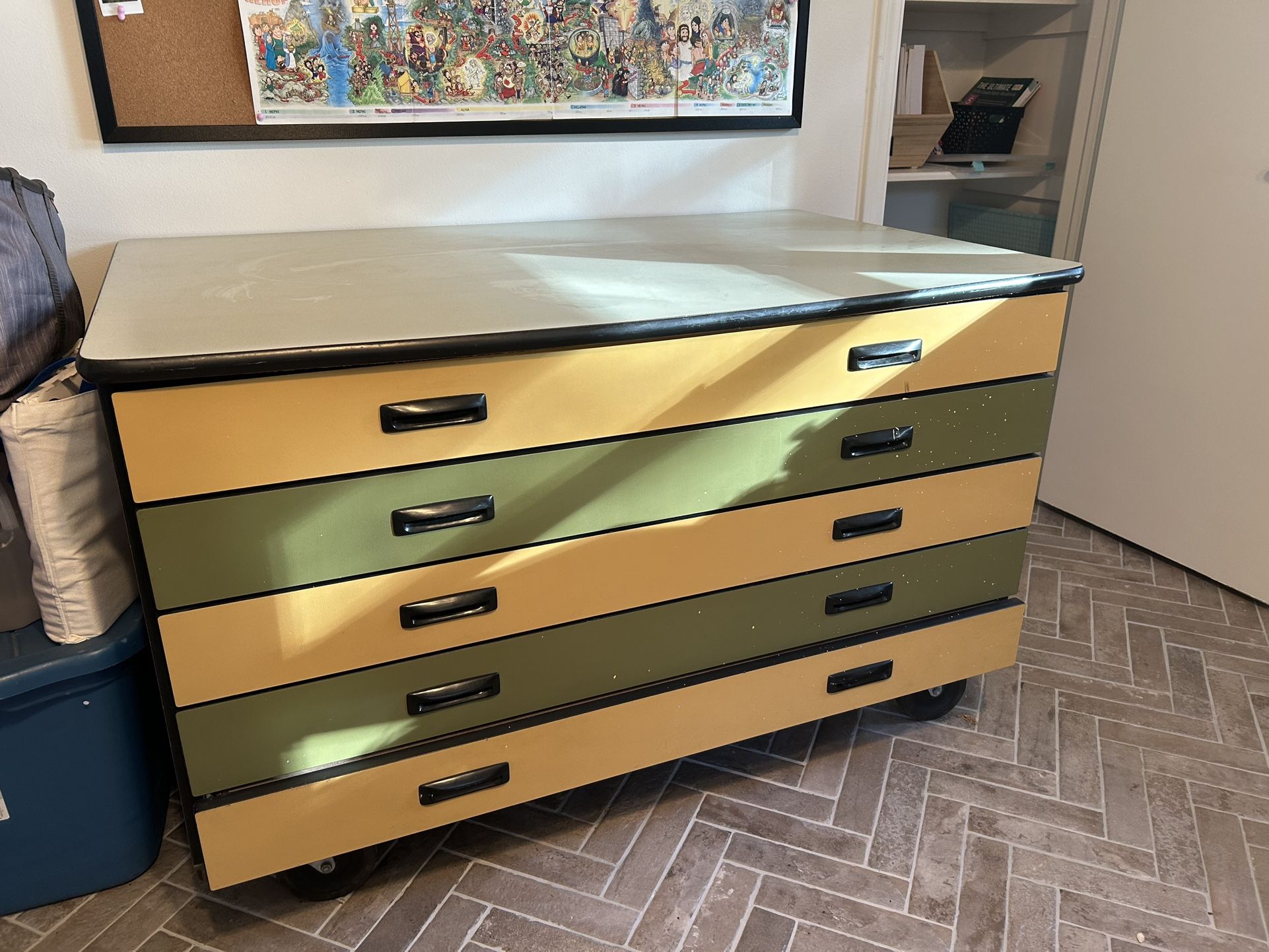 Vintage Set Of drawers On Wheels