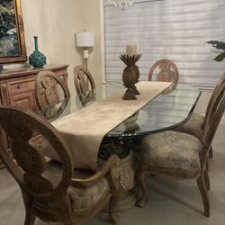 Elegant Dining Table Set