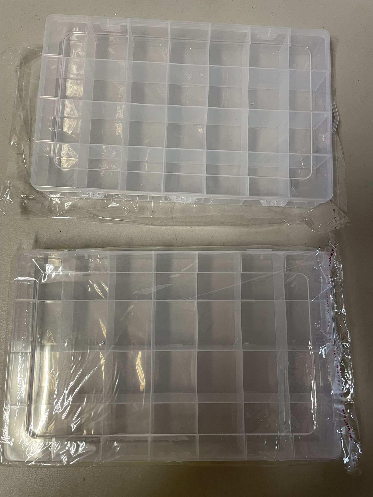 2 pcs New Plastic Organizer Container Storage Box Adjustable Divider Removable 28 grids