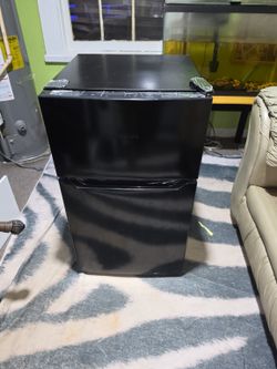 Black Refrigerator — MUST GO! Moving Sale