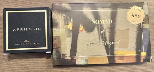 Eyeshadow Palette & Magic Snow Brush